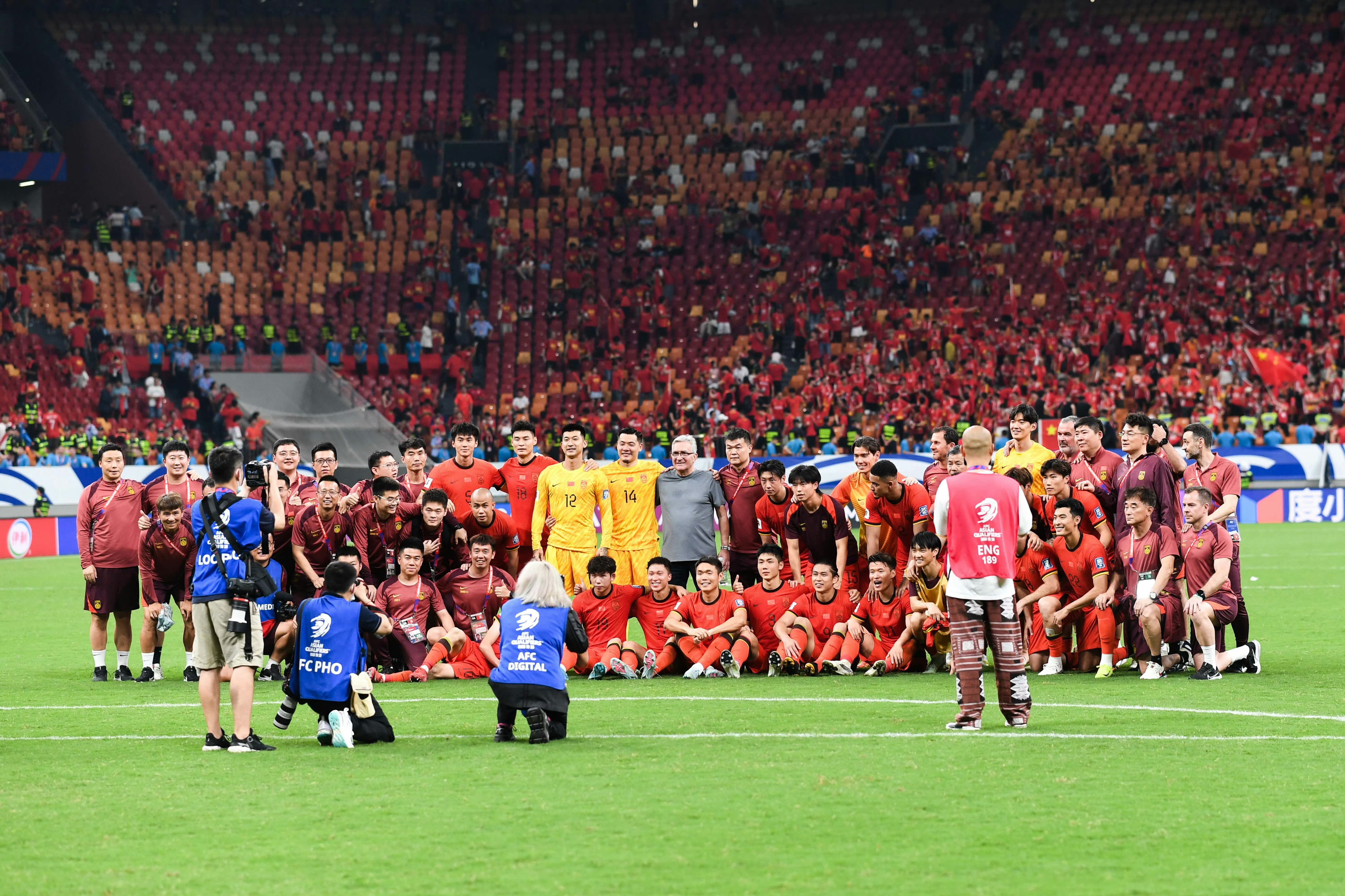 包含世界级足球赛事将掀起国际热潮的词条