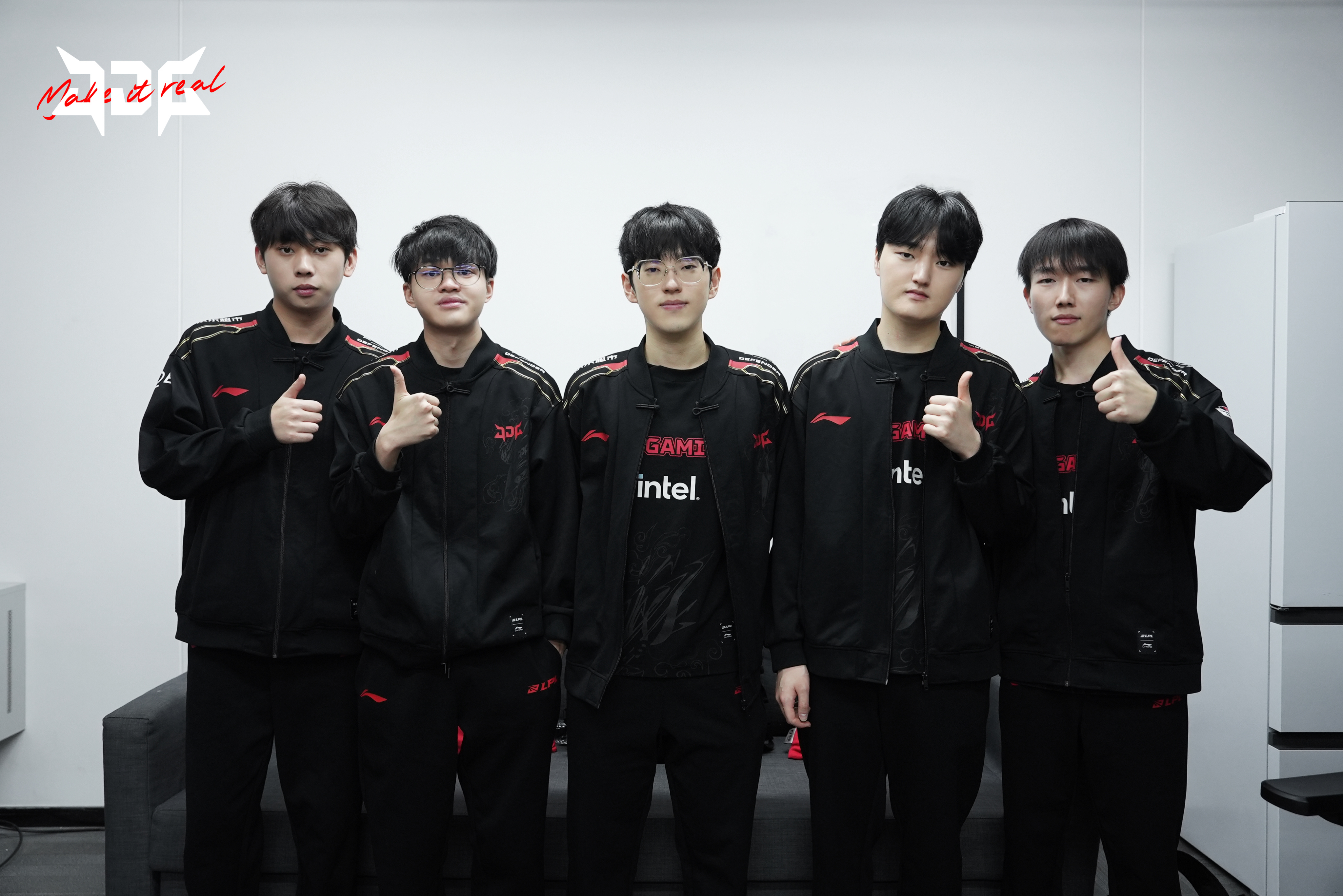 包含JDG完胜T1，Meiko2完成帽子戏法的词条