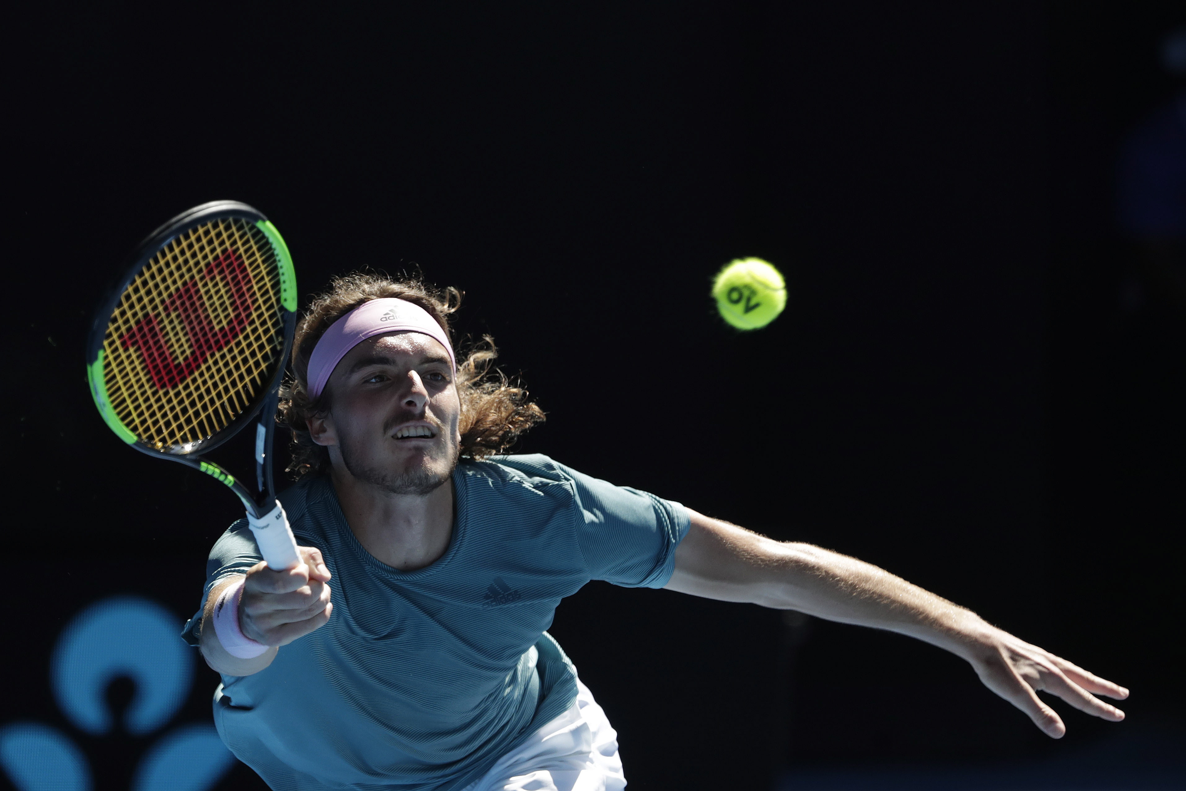 PG电子官网-包含德国网球队碾压英国网球队，西西帕斯三分雨点燃全场的词条