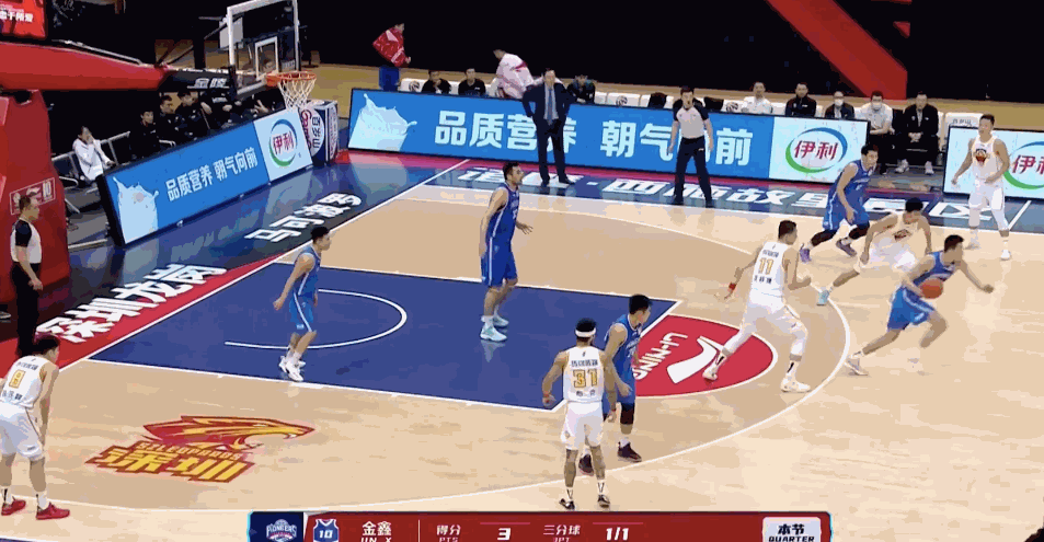 上海队完胜江苏队，布克高光表现的简单介绍