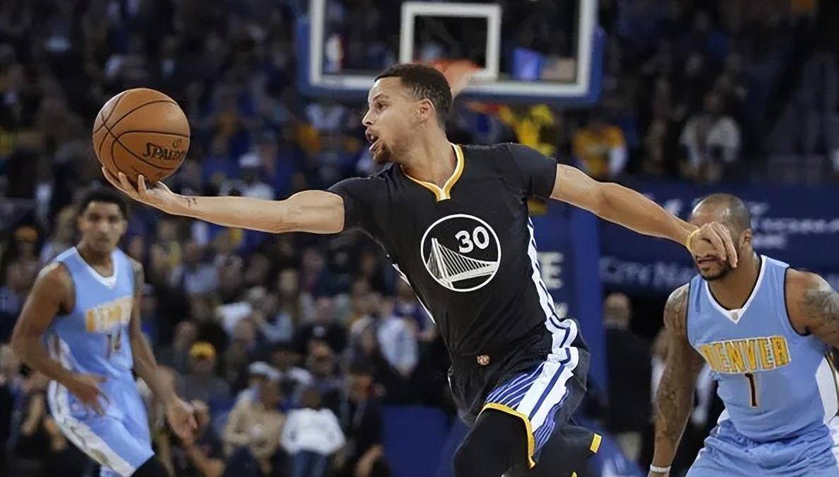 勇士队员助攻破纪录，猛烈进攻取得胜利的简单介绍