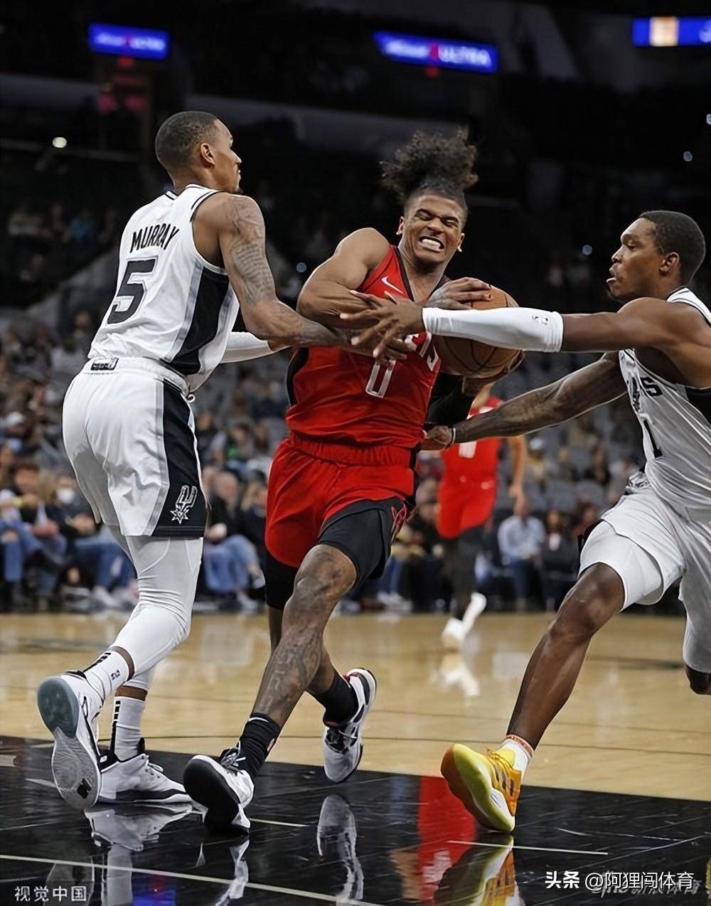 包含火箭客场胜马刺，迎来两连胜的词条