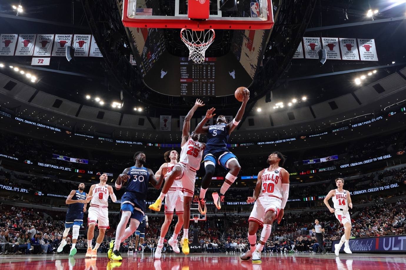 PG SOFT游戏-狼队后卫助攻得手，帮助球队赢得关键比赛的简单介绍