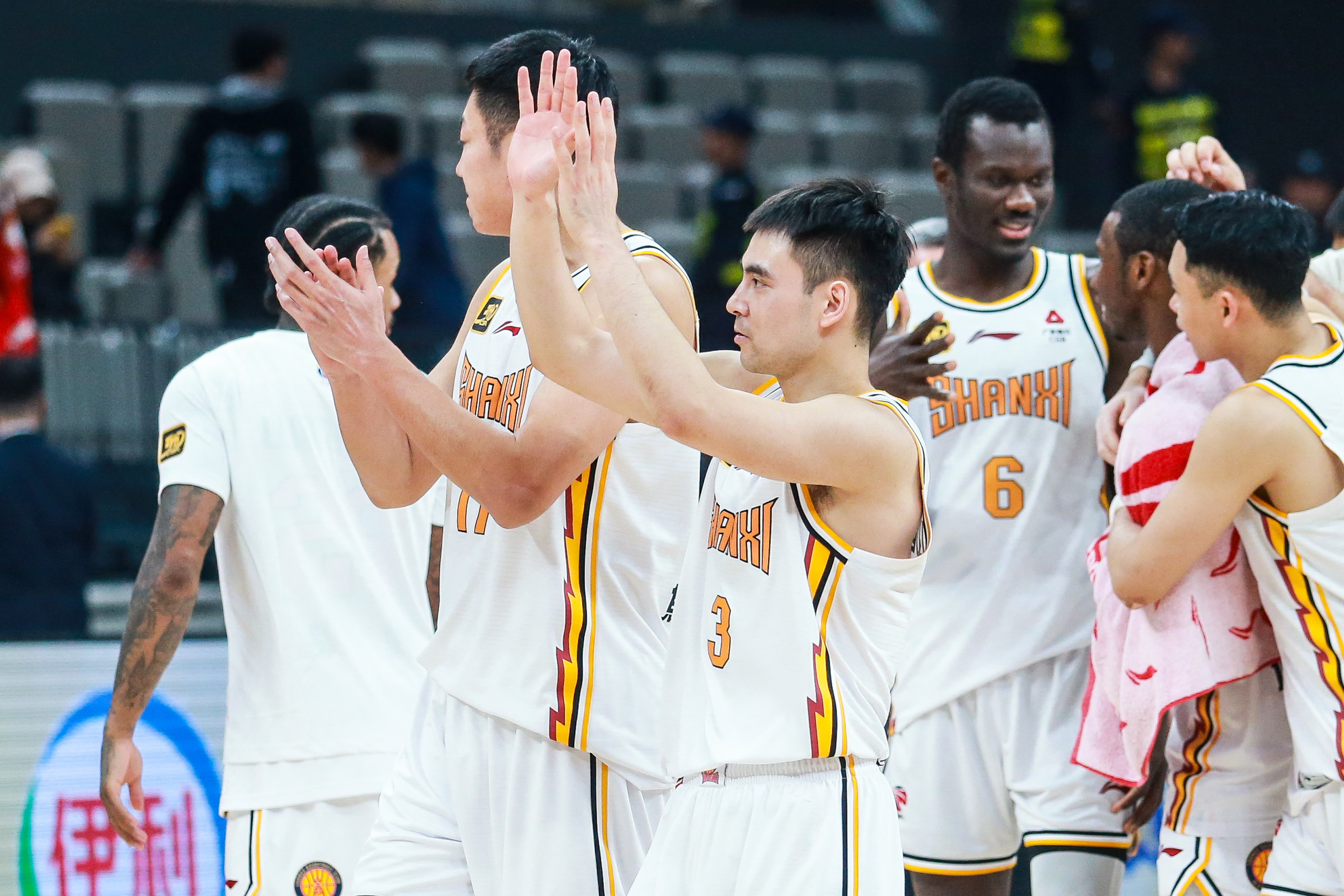 竞赛中球员超水平发挥,成为焦点 竞赛中球员超水平发挥,成为焦点