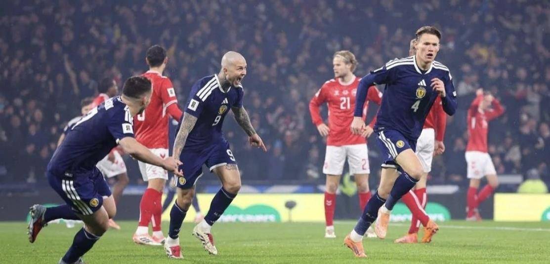 包含奥地利队紧追潮流，晋级下一轮的词条