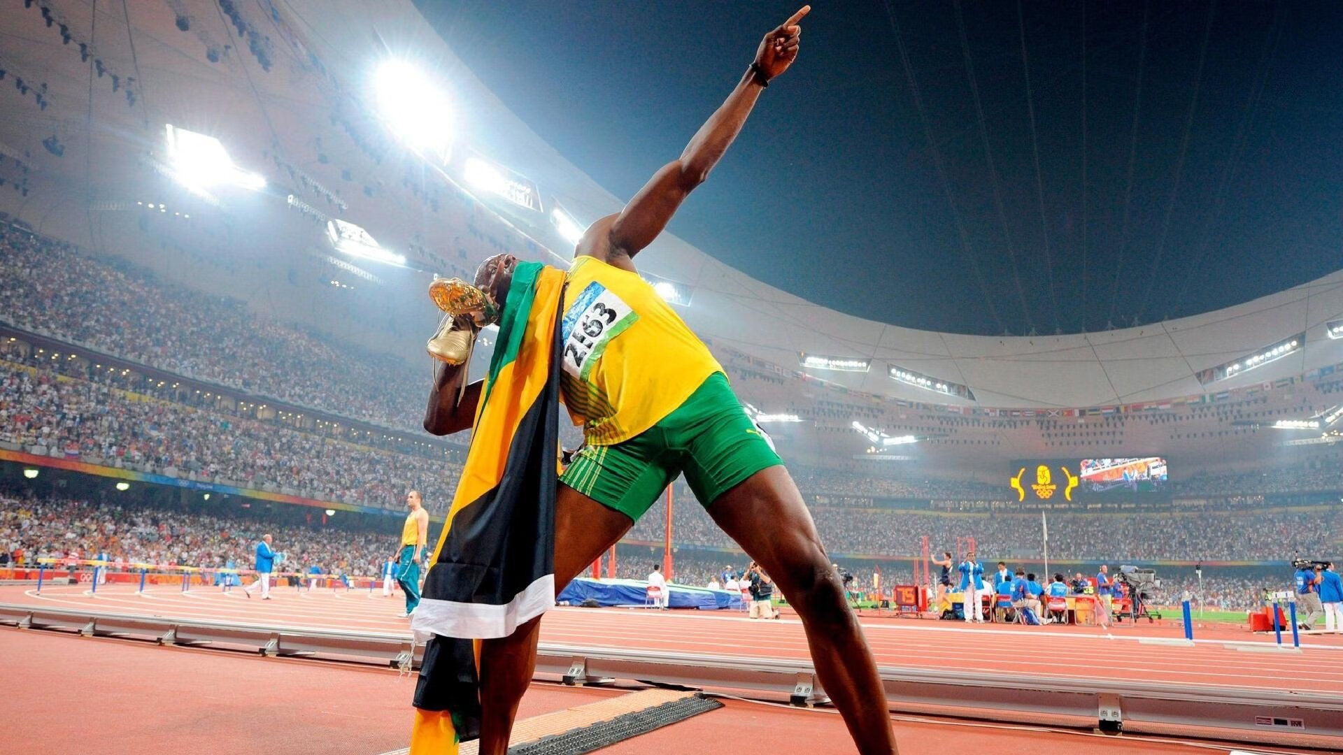 金玟哉爆发助曼城强势晋级，佛罗伦萨梦碎欧冠之夜